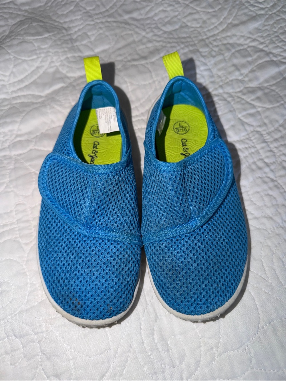 Kids Water Shoes - size 9/10